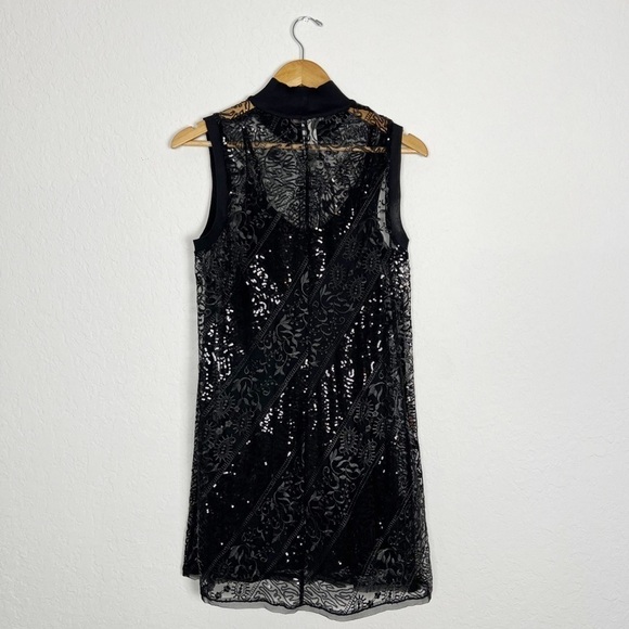 NEW BCBGMAXAZRIA SEMI-SHEER LACE MINI DRESS - Picture 4 of 9